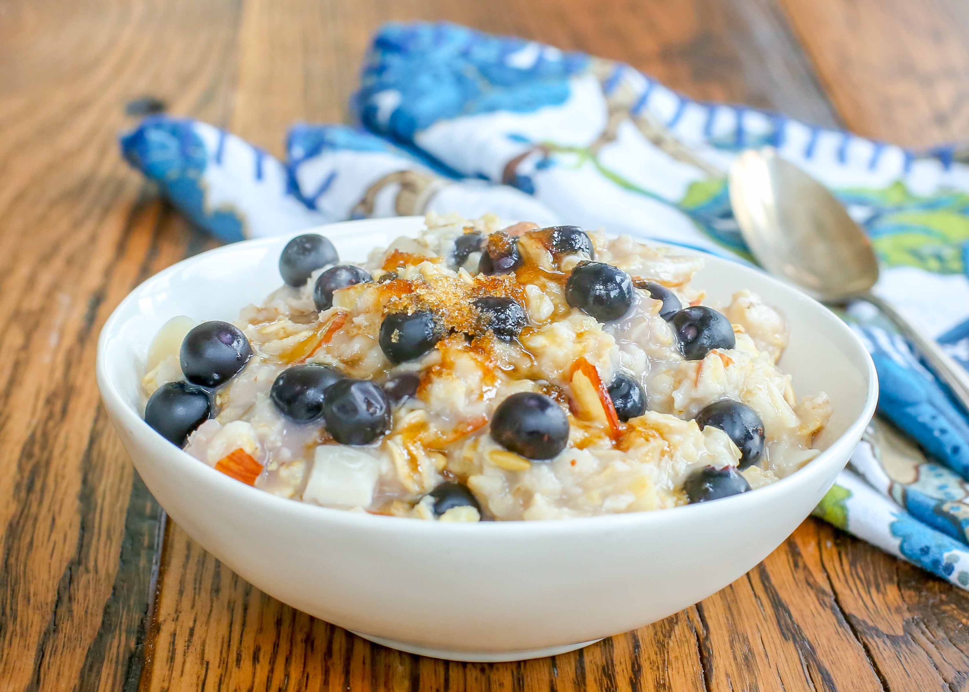 Get Creamy Stovetop Blueberry Almond Oatmeal in 5 Mins